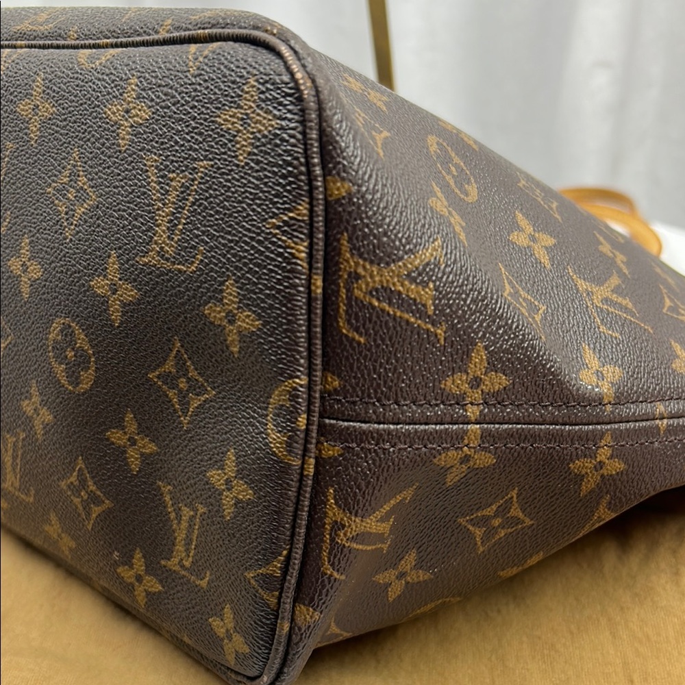 Louis Vuitton Monogram Brown Tan Tote with Leather Trim - Picture 4 of 17